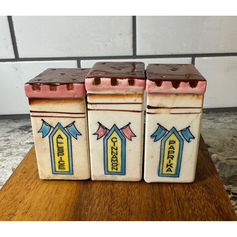 Vintage Ceramic Spice Shaker Set Allspice Cinnamon Paprika Kitsch Retro 3pc
